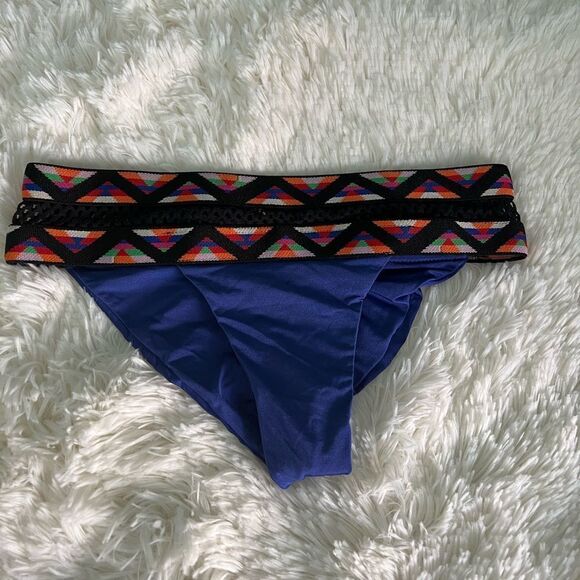 Beach bunny bikini bottoms!! - Picture 1 of 4